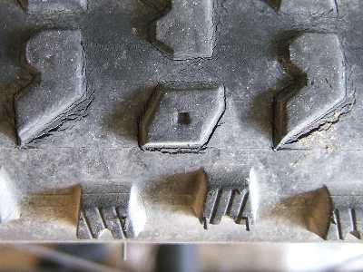 タイヤのブロックパターン