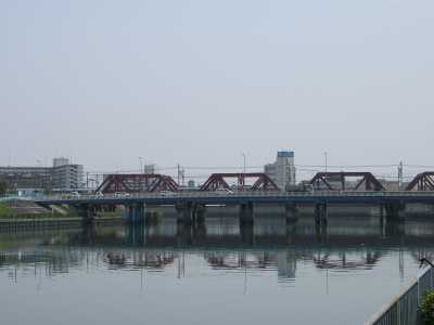 大吹橋とJR東海道線上り2本下り2本の鉄橋