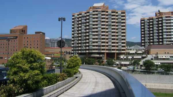 蓬莱橋から宝塚駅方向を