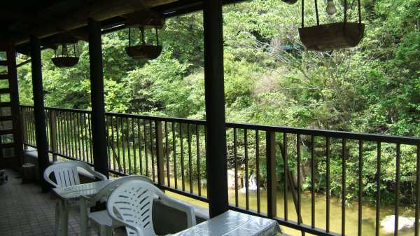 グーテンタークのベランダから見た仁川上流