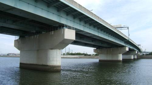 湾岸線の高架橋