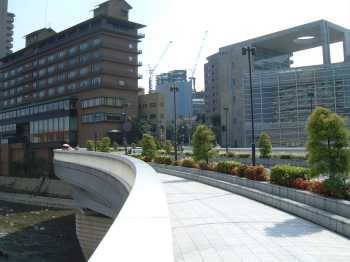 クリックすると2001年までの宝来橋風景