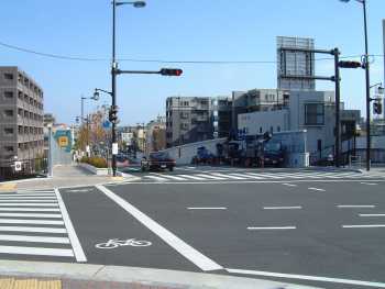 阪急夙川駅前交差点(山手幹線)