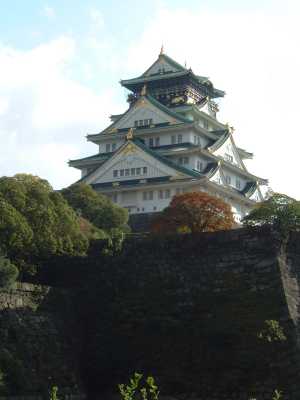 京橋口への途中、北西方向から見た天守閣