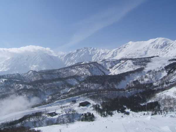 栂の森ゲレンデから、白馬岳